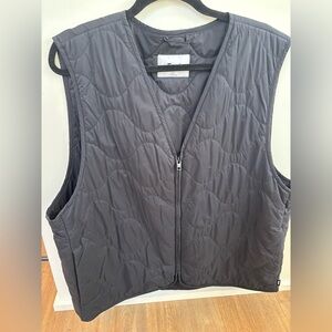 Women's TNA Quilted Black Vest